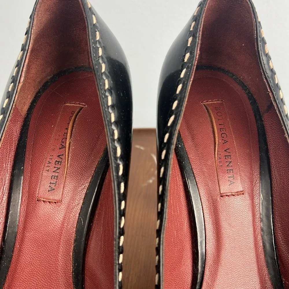 Bottega Veneta vintage patent exposed stitch designer pumps size 38.5